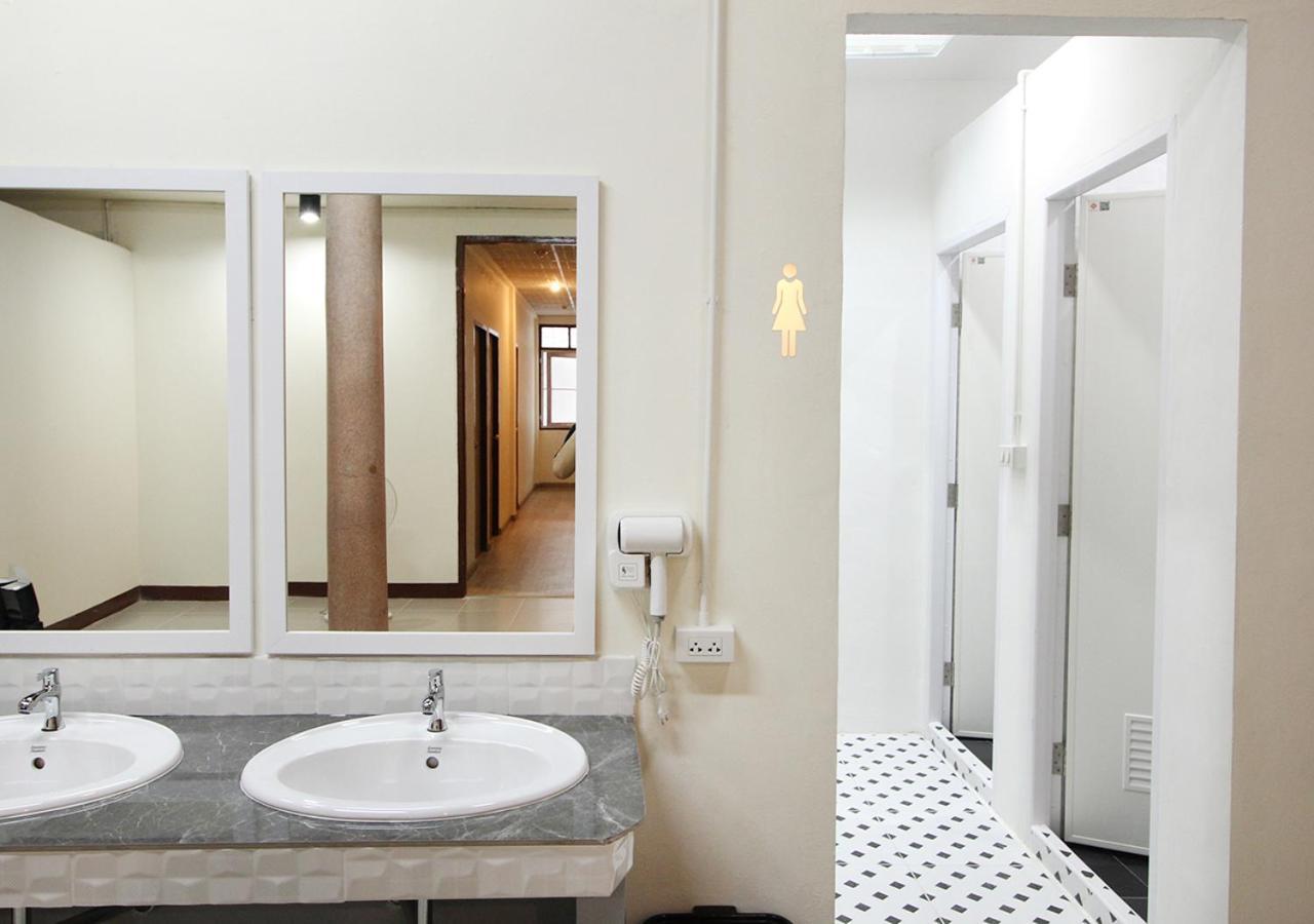 בנגקוק Chaiwat Hostel מראה חיצוני תמונה