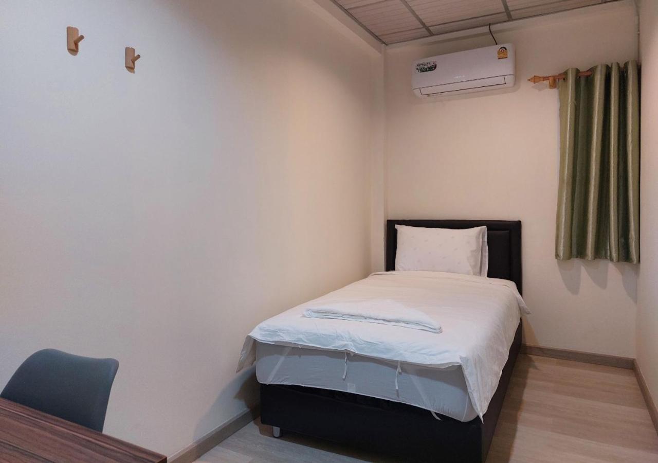 בנגקוק Chaiwat Hostel מראה חיצוני תמונה